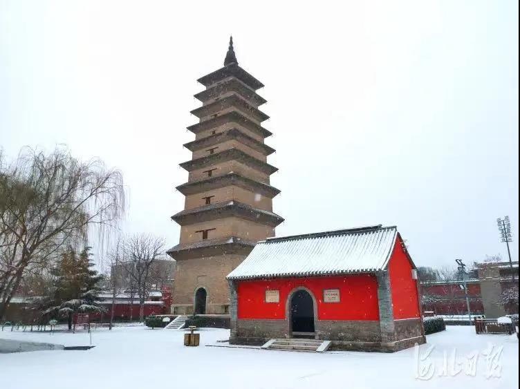 温馨提示丨冰雪路况，这样行车更安全~(图1)